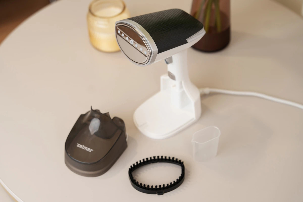 Отпариватель ZGS1210 Plug2Steam