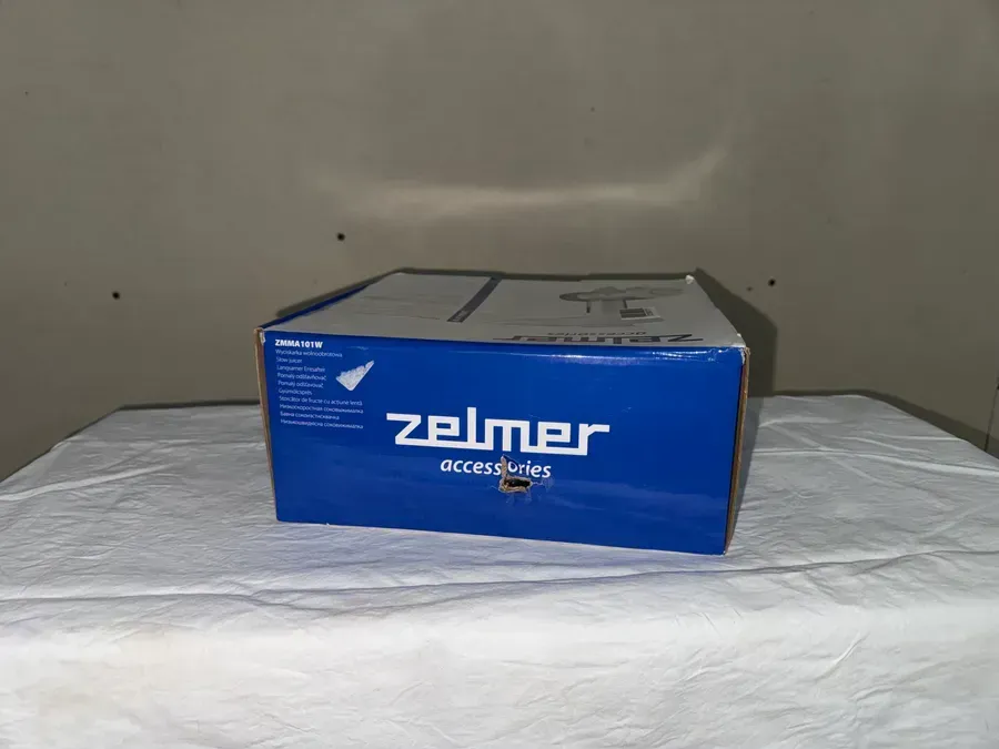 Шнекова соковижималка Zelmer ZMMA101W